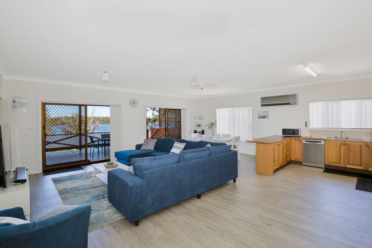 Bayview – Absolute Waterfront with Jetty – 5 Mins to Hyams Beach
