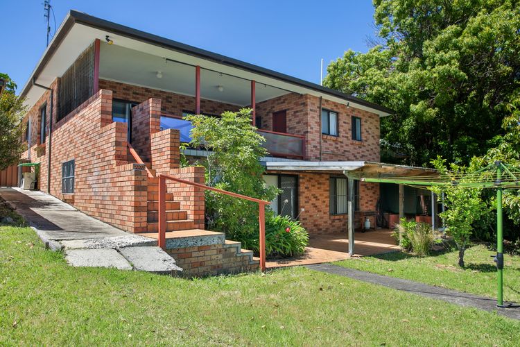 Bayview – Absolute Waterfront with Jetty – 5 Mins to Hyams Beach