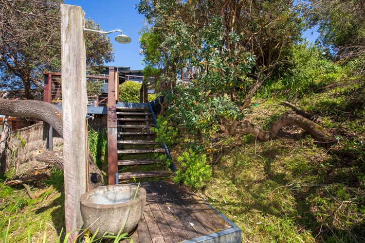Easy access to an amazing surf beach for surfing