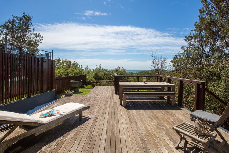 Illaroo – Absolute Beachfront with Spa