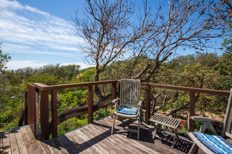Easy access to an amazing surf beach for surfing