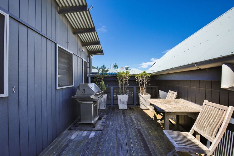 Illaroo – Absolute Beachfront with Spa