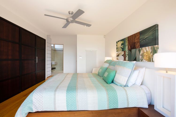 Illaroo – Absolute Beachfront with Spa