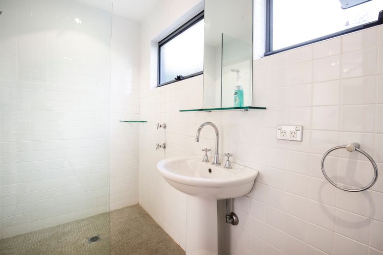 Illaroo – Absolute Beachfront with Spa