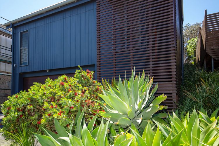 Illaroo – Absolute Beachfront with Spa