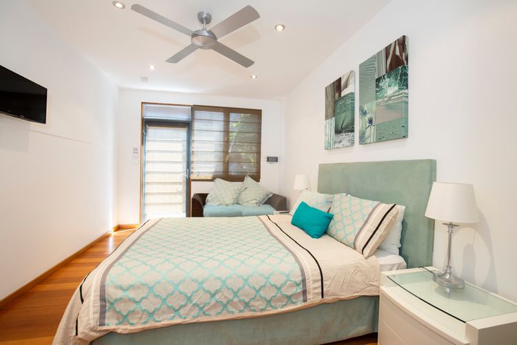Illaroo – Absolute Beachfront with Spa