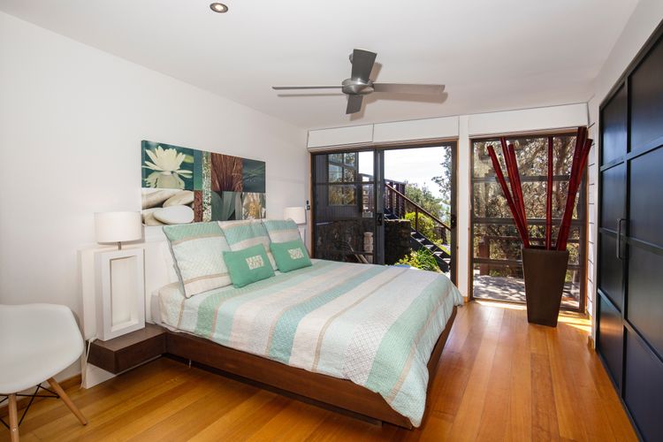 Illaroo – Absolute Beachfront with Spa
