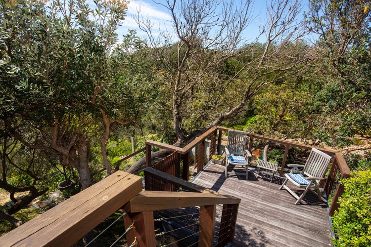 Easy access to an amazing surf beach for surfing