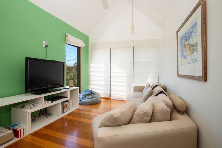 Illaroo – Absolute Beachfront with Spa