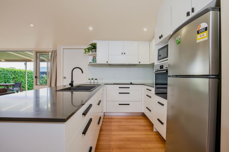 The Deckhouse – Pet Friendly – 2 Mins to Beach