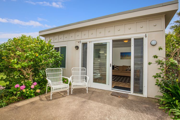 The Deckhouse – Pet Friendly – 2 Mins to Beach