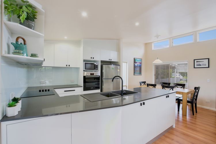 The Deckhouse – Pet Friendly – 2 Mins to Beach