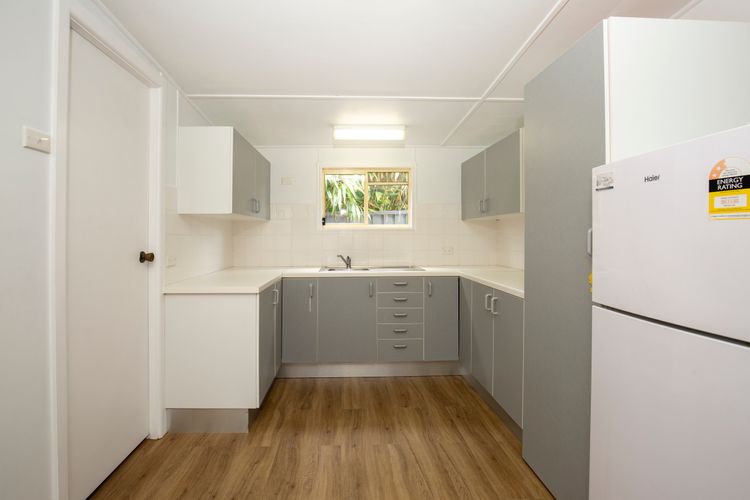 The Deckhouse – Pet Friendly – 2 Mins to Beach