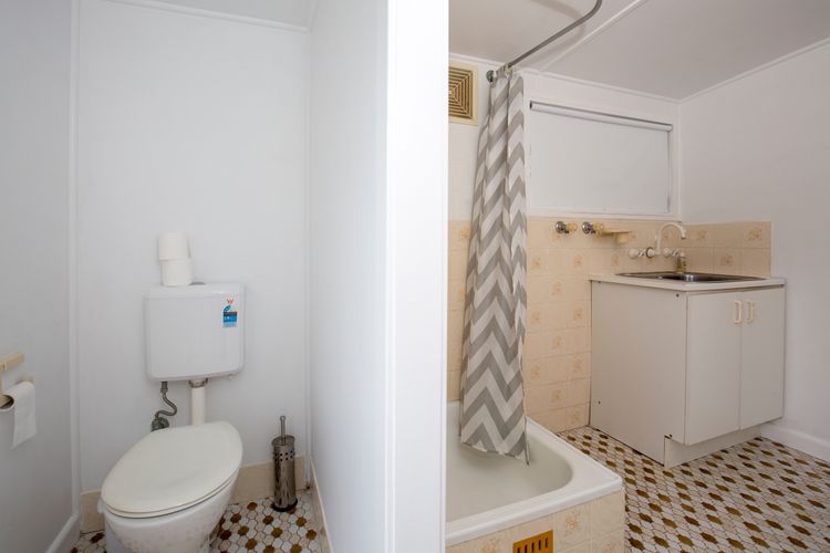 The Deckhouse – Pet Friendly – 2 Mins to Beach