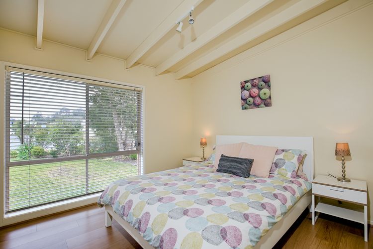 The Deckhouse – Pet Friendly – 2 Mins to Beach