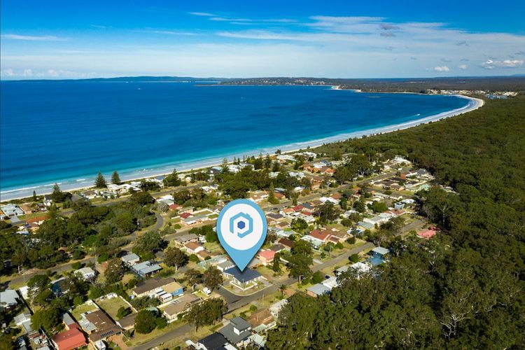 Amazing beach only a few minutes walk away, Close to local golf course