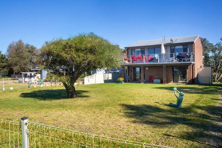 Endless Summer – Absolute Beachfront – Pet Friendly