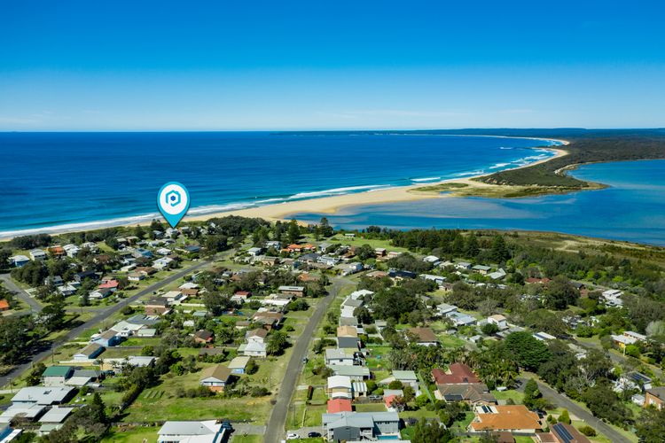 Easy access to an amazing surf beach for surfing, Amazing beachfront at your doorstep