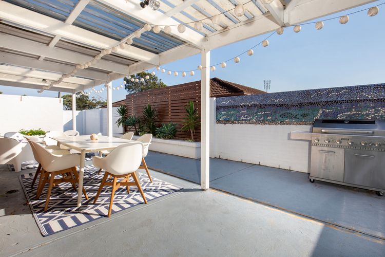 Meeseeks – Pet Friendly – 2 Mins Walk to Beach