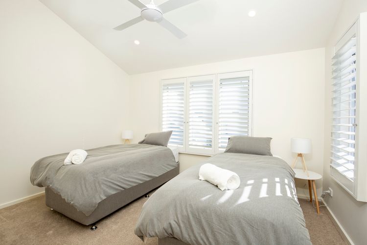 Sapphire Sands – Pet Friendly – Community Pool