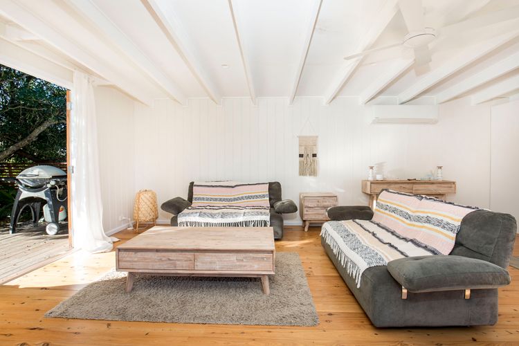 Beachwood – Firepit – Pet Friendly – 2 Mins Walk to the Beach