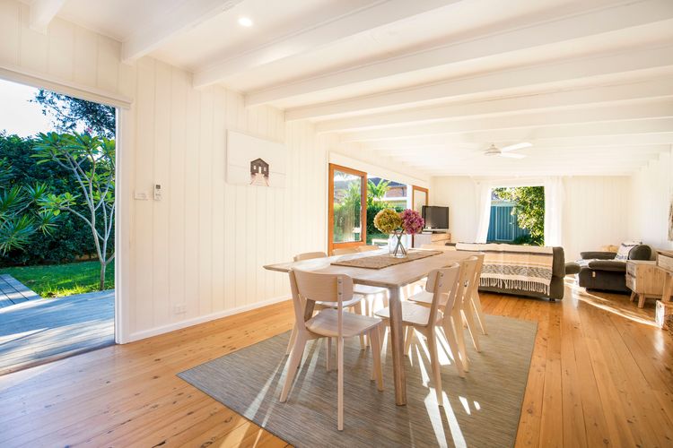 Beachwood – Firepit – Pet Friendly – 2 Mins Walk to the Beach