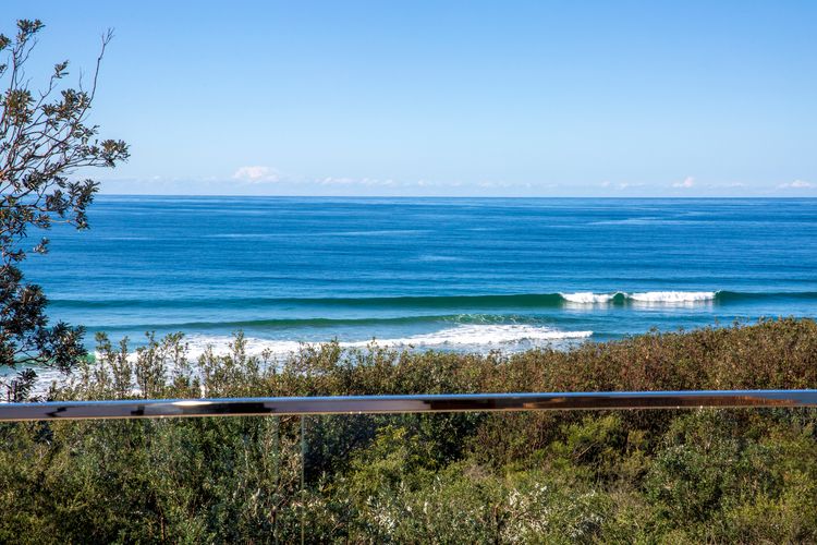 Amazing beach only a few minutes walk away, Easy access to an amazing surf beach for surfing