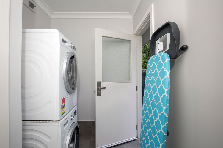 Calypso – 4 Mins Walk to Beach – Community Pool