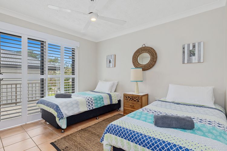 Shoreline 3 Beachfront Apartment