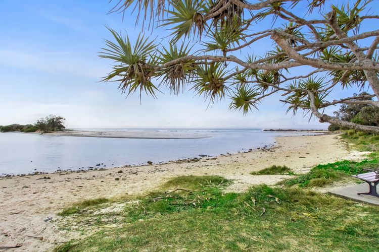 Shoreline 3 Beachfront Apartment