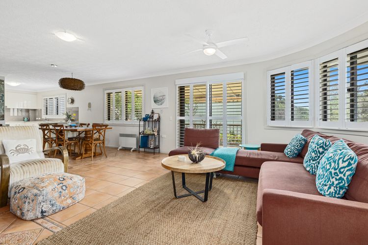 Shoreline 3 Beachfront Apartment