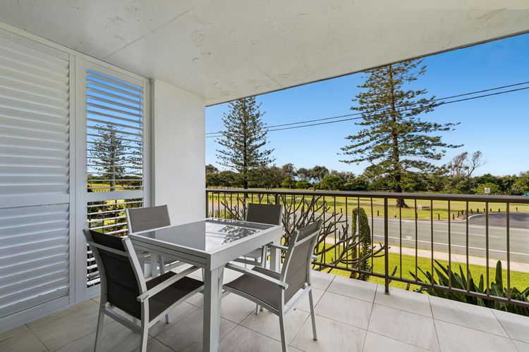 Sunrise by the Sea 1 – Ocean Glimpse Apartment