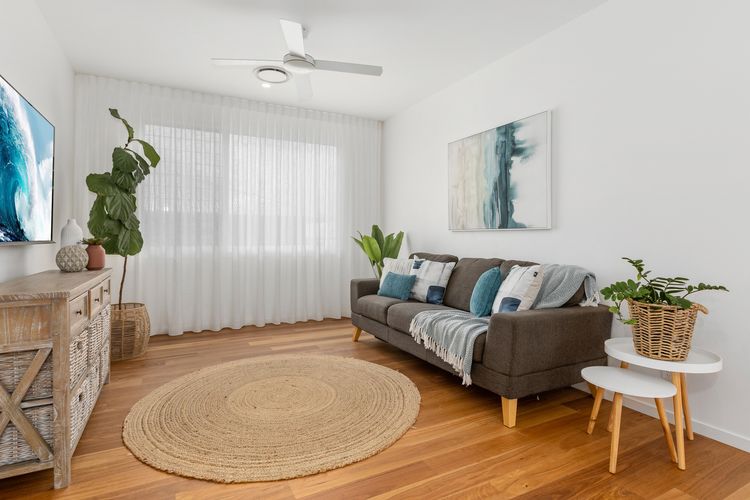 Sunrise Mansion with Pool