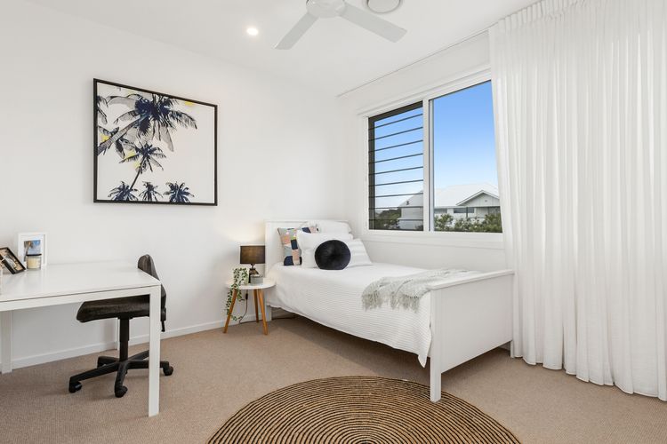 Sunrise Mansion with Pool