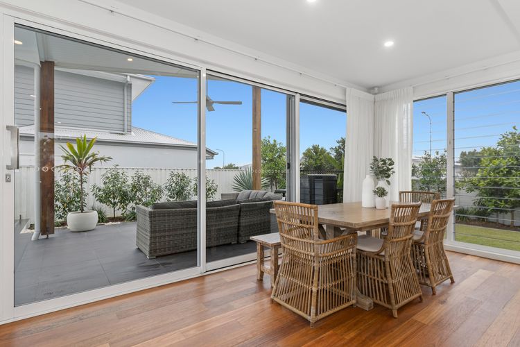 Sunrise Mansion with Pool