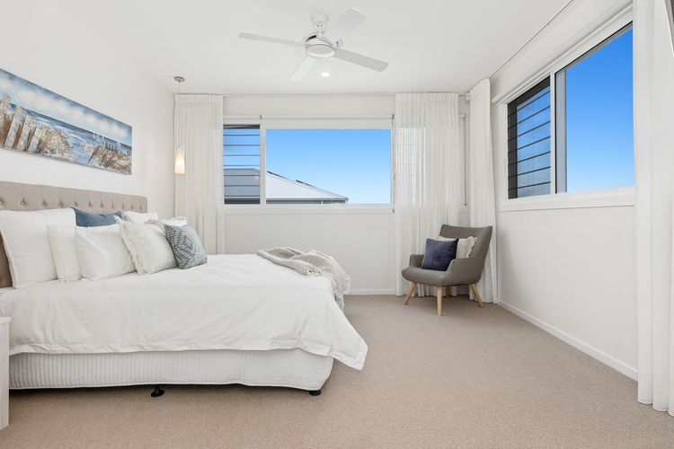 Sunrise Mansion with Pool