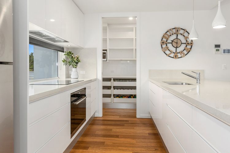 Sunrise Mansion with Pool