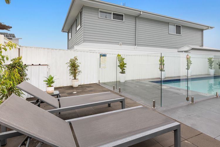 Sunrise Mansion with Pool