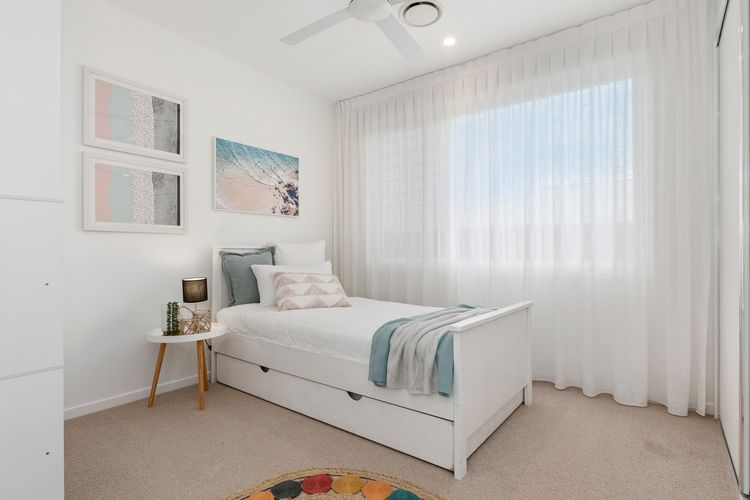 Sunrise Mansion with Pool