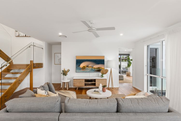 Sunrise Mansion with Pool