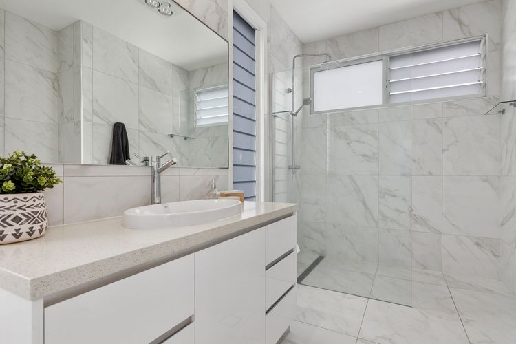 Sunrise Mansion with Pool