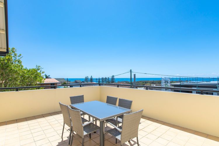 Luna Sea Kingscliff with Ocean Glimpses