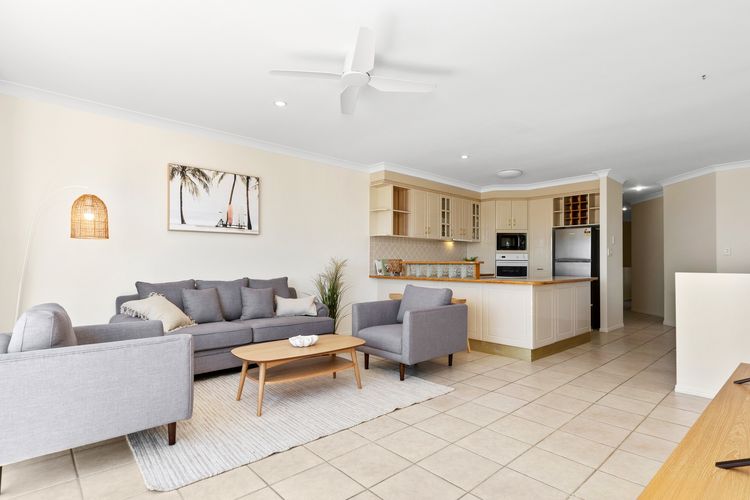 Luna Sea Kingscliff with Ocean Glimpses