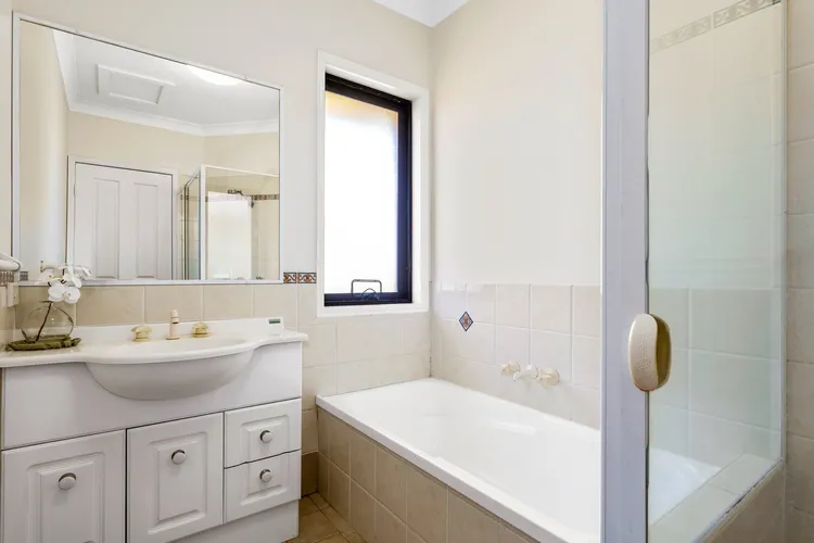 Luna Sea Kingscliff with Ocean Glimpses