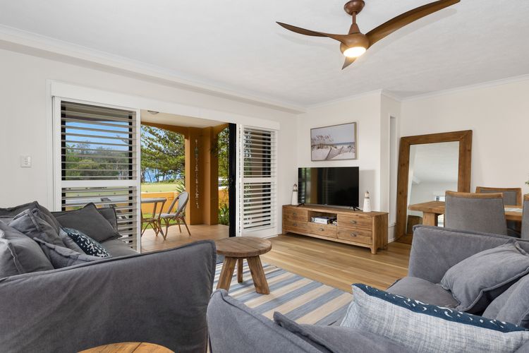 Salty Kisses on Marine Parade