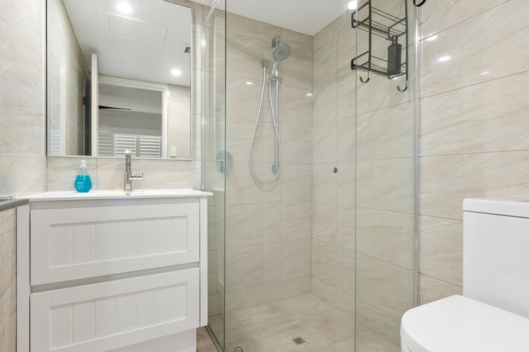 Salty Kisses on Marine Parade