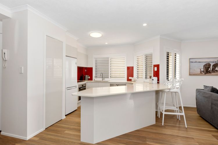 Salty Kisses on Marine Parade