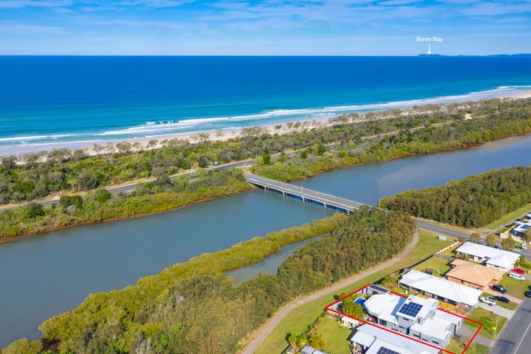 The Doggy Beach House –  with Pool in Pottsville