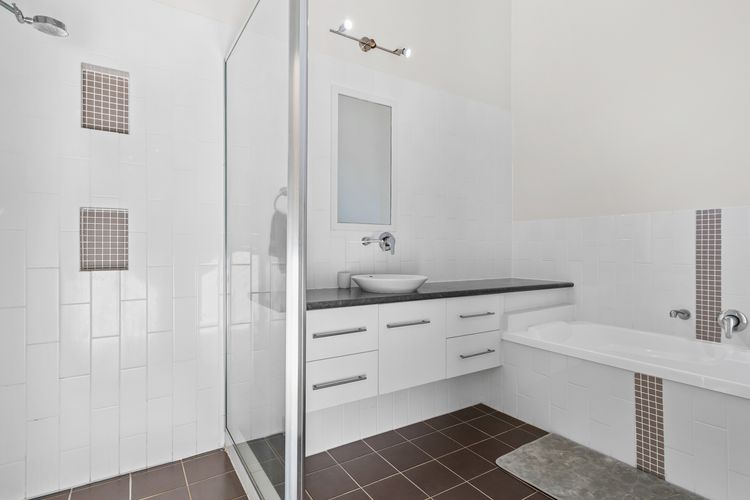 Surfside Dreaming – Townhouse with Pool Close to the Beach