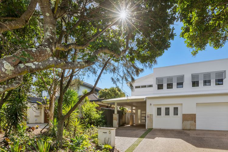 Surfside Dreaming – Townhouse with Pool Close to the Beach